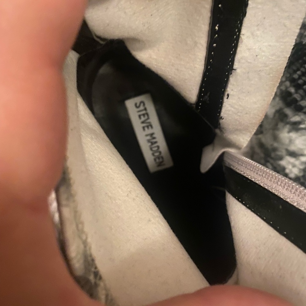 Steve Madden Editor Bootie Size 7 - image 6